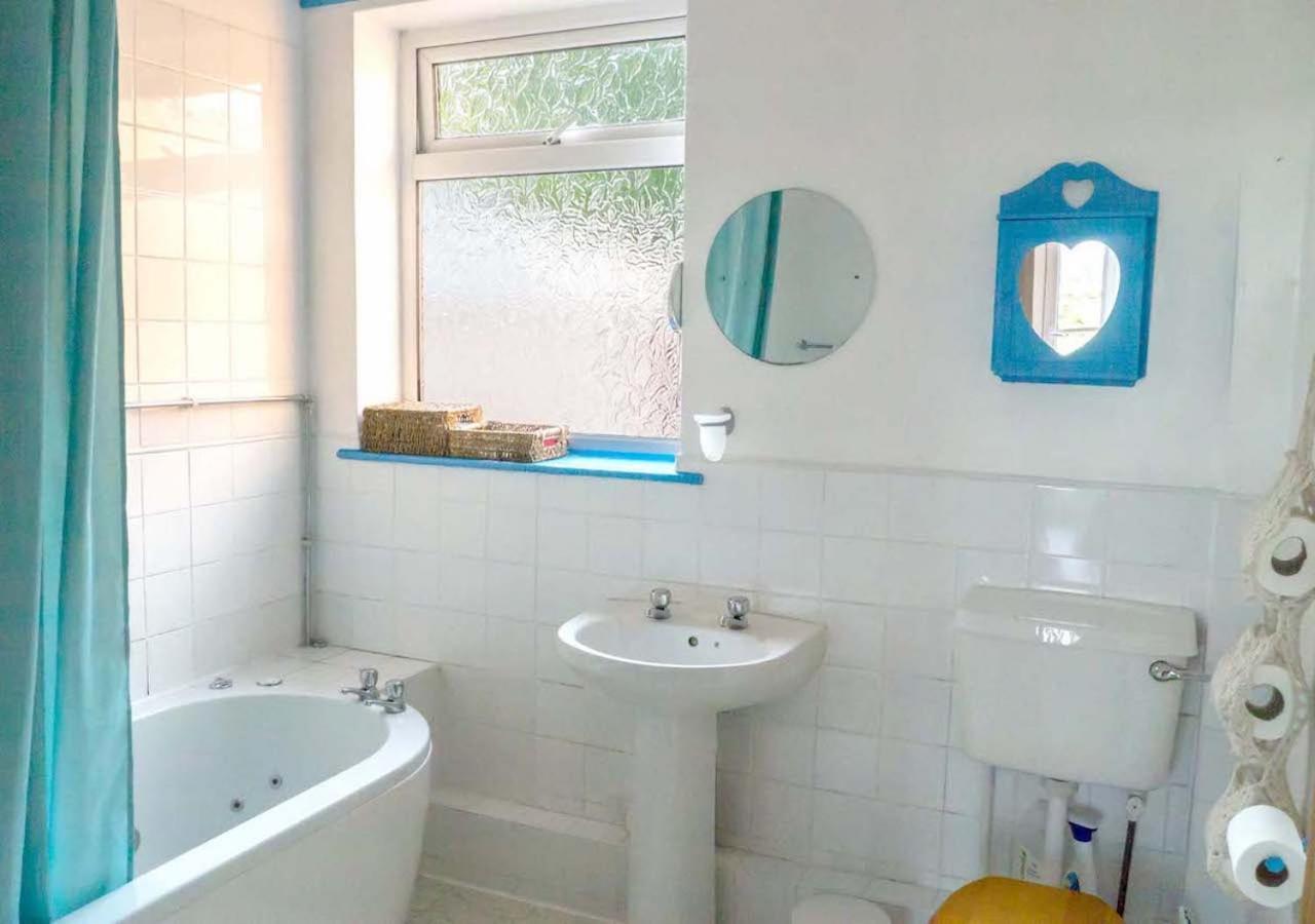 Healing Waters Sanctuary For Exclusive Private Hire And Self Catering Board, Vegetarian, Alcohol & Wifi Free Retreat In Glastonbury Kültér fotó